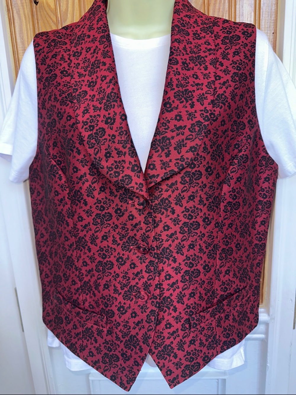 Vintage‎ 80s/90s Russ (Liz Claiborne) Red & Black Floral Jacquard Vest